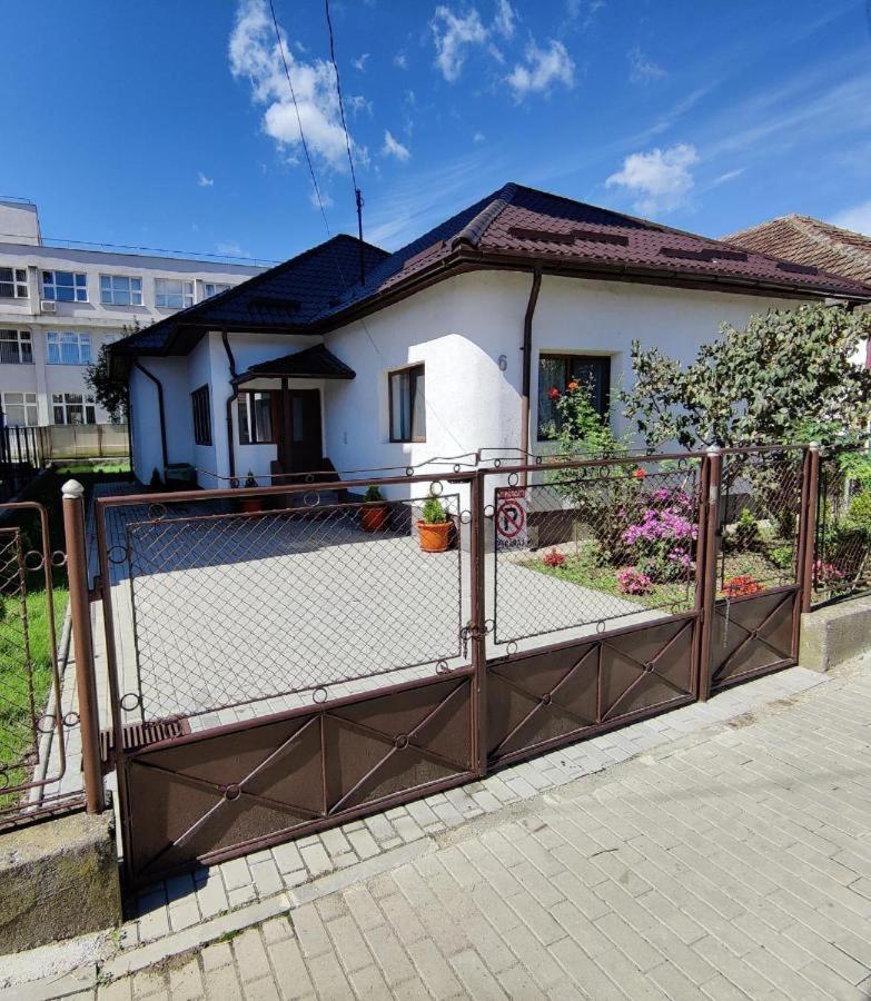 Casa Marina Guest House Călimăneşti Bagian luar foto
